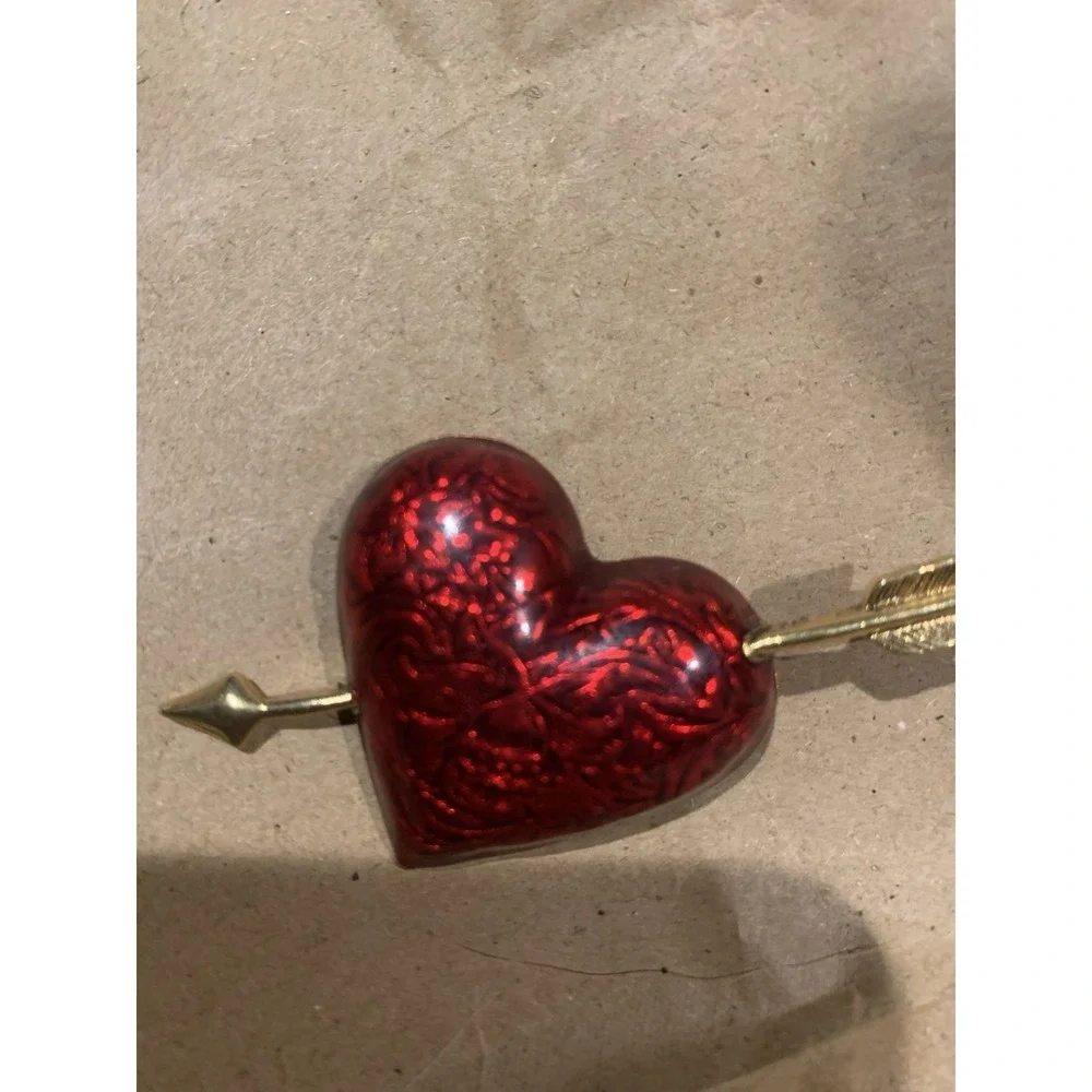 Avon Vintage Red Guilloche Enamel Heart Arrow Brooch Pin Gold Tone Signed 2.75in